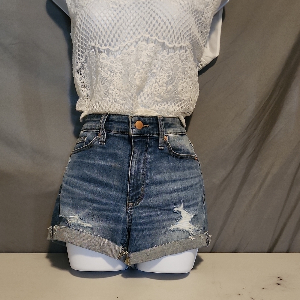 Universal Thread Blue High-Waisted Jean Shorts - Picture 3 of 12